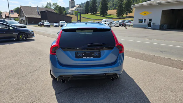 VOLVO V60 2.0 T6 Mome. R-Design AWD S/S