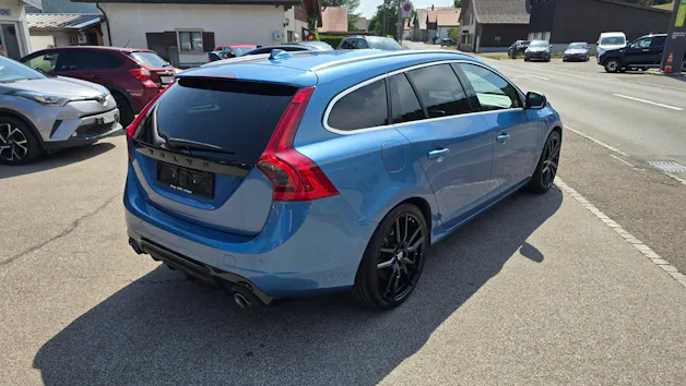 VOLVO V60 2.0 T6 Mome. R-Design AWD S/S