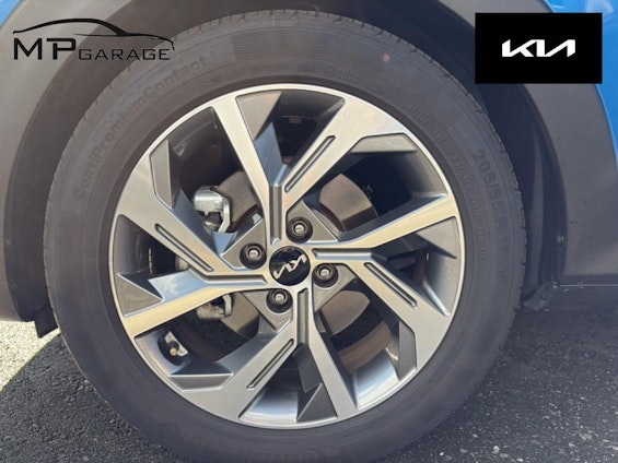 Vehicle image 10 Vehicle image 10