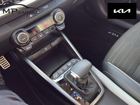 Vehicle image 14 Vehicle image 14