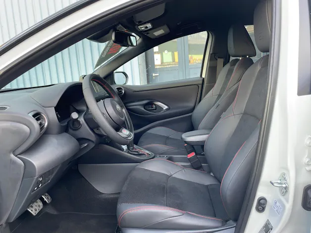 Toyota Yaris 1.5 VVT-i HSD GR Sport