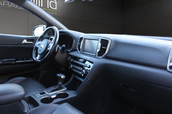 Vehicle image 9 Vehicle image 9