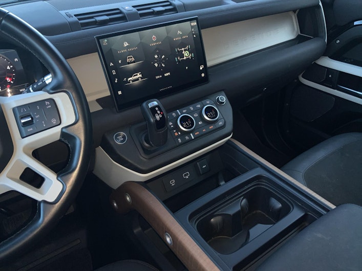 Vehicle image LAND ROVER DEFENDER