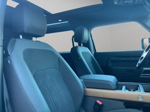 Vehicle image LAND ROVER Defender 90 3.0 D I6 SE