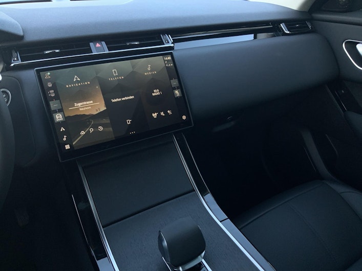 Vehicle image LAND ROVER RANGE ROVER VELAR