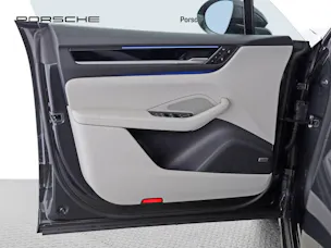 Porsche Macan 4