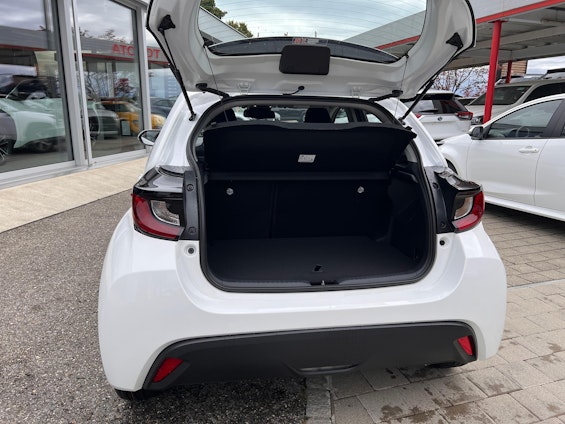 Vehicle image 6 Vehicle image 6