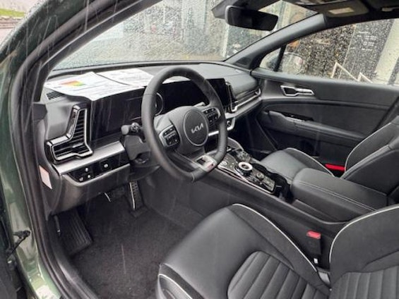 Vehicle image 4 Vehicle image 4