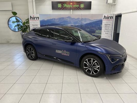 First vehicle image First vehicle image