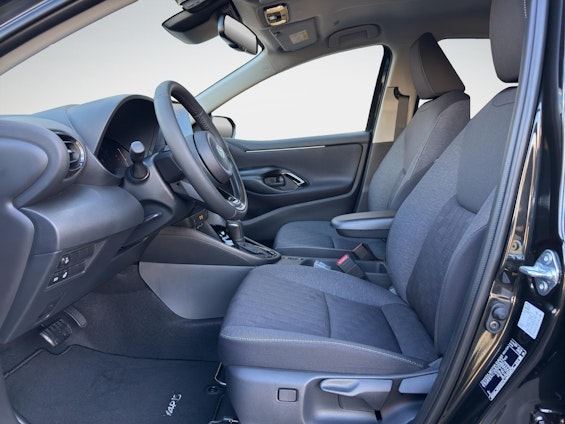 Vehicle image 8 Vehicle image 8