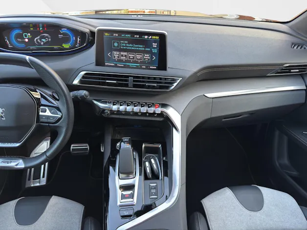 Peugeot 3008 1.6 Plug-in Hybrid4 GT 300PS