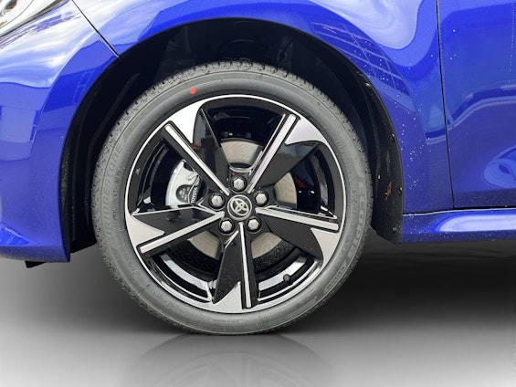 Vehicle image 13 Vehicle image 13