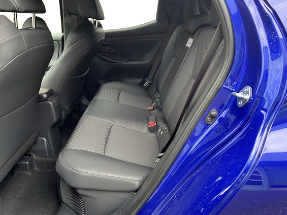 Vehicle image 10 Vehicle image 10