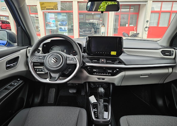 Vehicle image 8 Vehicle image 8