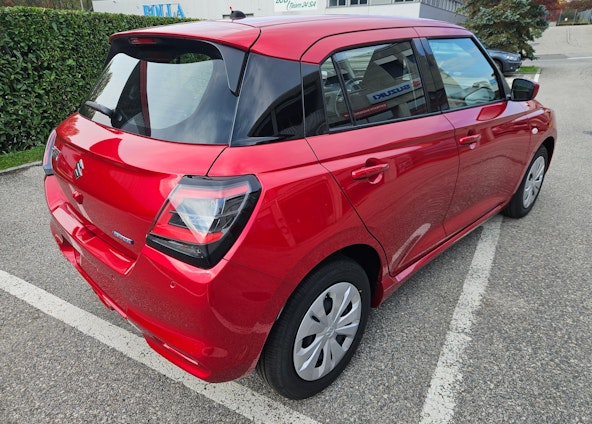 Vehicle image 4 Vehicle image 4