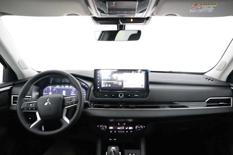 Vehicle image MITSUBISHI OUTLANDER