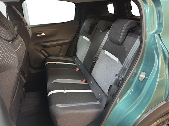 Vehicle image 8 Vehicle image 8