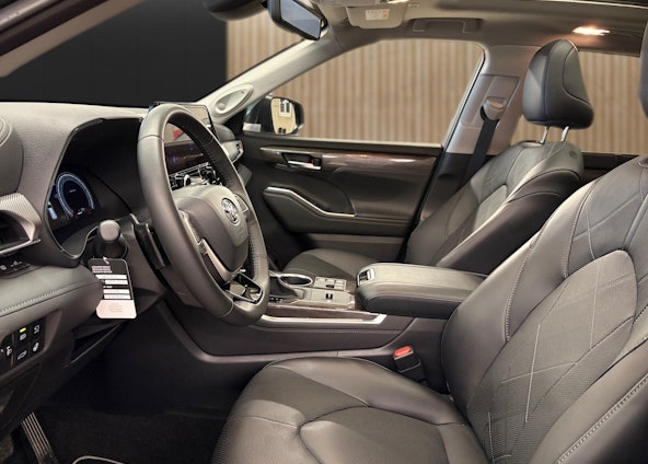 Vehicle image 10 Vehicle image 10