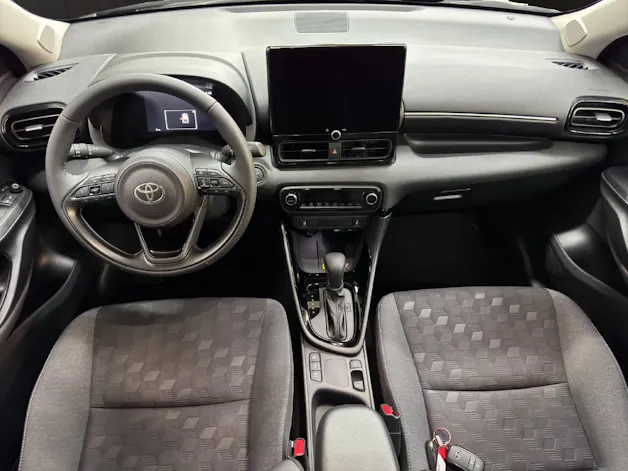 Toyota Yaris 1.5 VVT-i HSD Trend