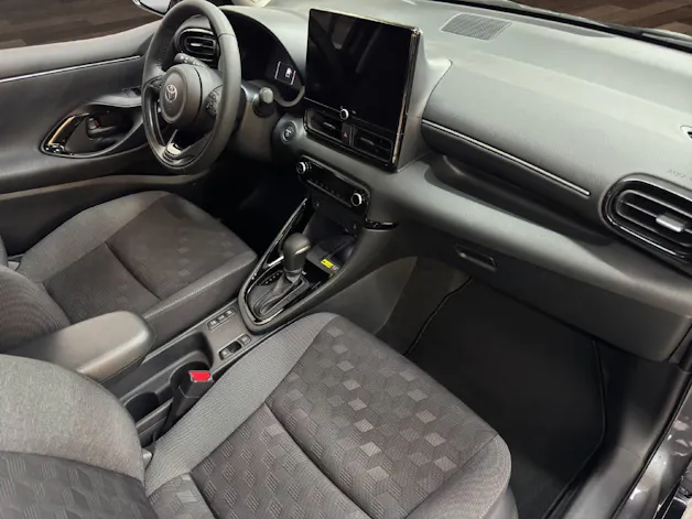 Toyota Yaris 1.5 VVT-i HSD Trend