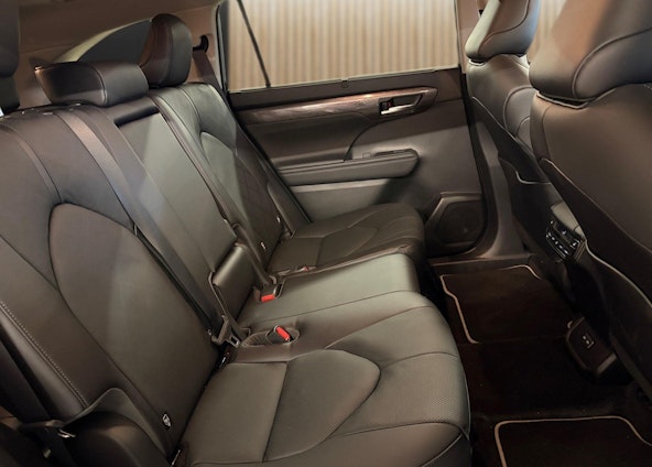 Vehicle image 15 Vehicle image 15