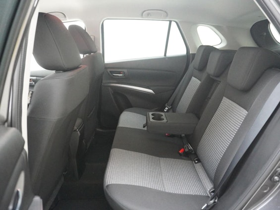 Vehicle image 17 Vehicle image 17