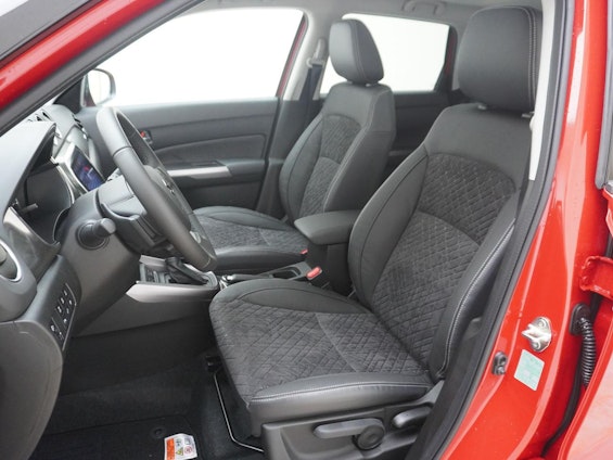 Vehicle image 6 Vehicle image 6