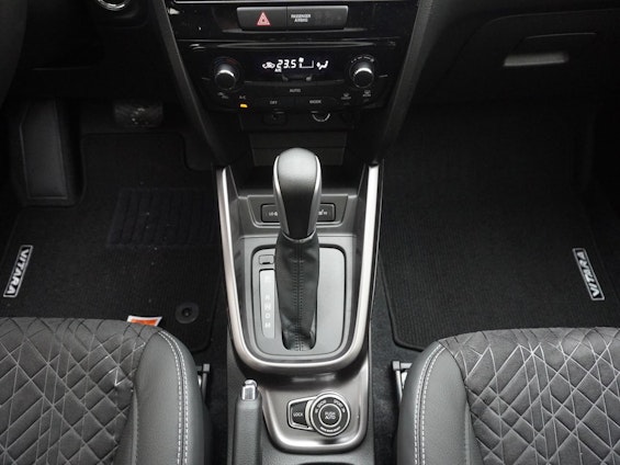 Vehicle image 10 Vehicle image 10