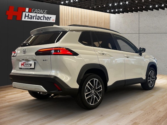 Vehicle image 4 Vehicle image 4