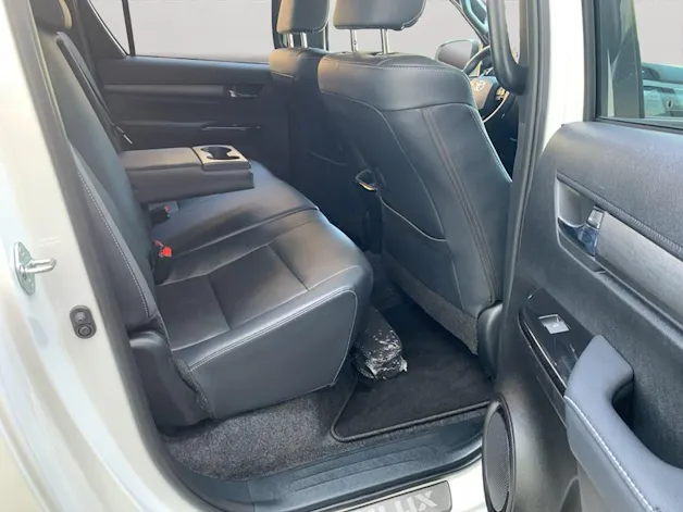 Toyota Hilux 2.8D-4D Invincible Double Cab 4x4 A