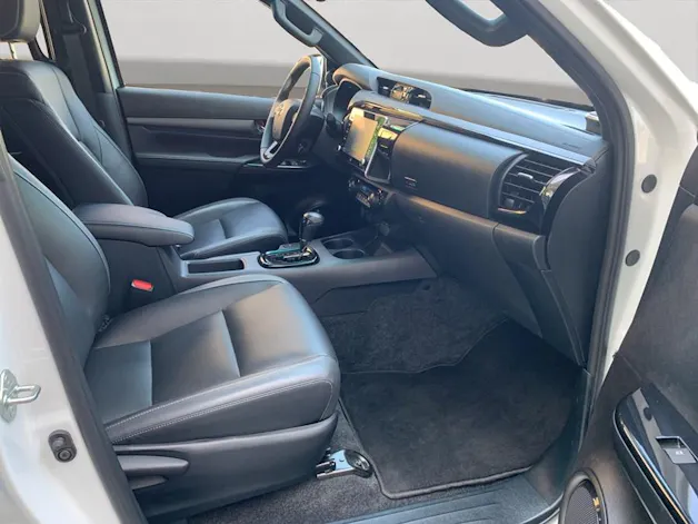 Toyota Hilux 2.8D-4D Invincible Double Cab 4x4 A