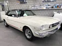 Ford MUSTANG V8