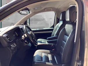 Peugeot Traveller 2.0 BlueHDi Business Standard EAT
