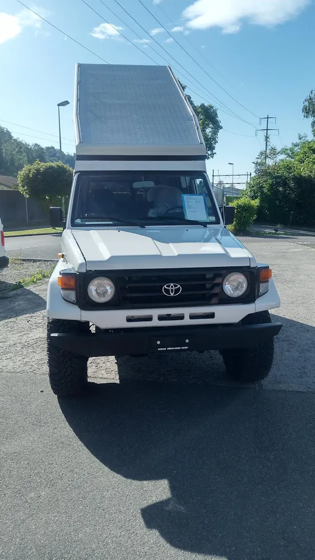 Toyota Land Cruiser 400 Hdt Long 4.2D