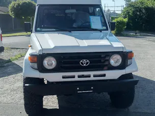 Toyota Land Cruiser 400 Hdt Long 4.2D