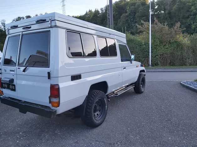 Toyota Land Cruiser 400 Hdt Long 4.2D