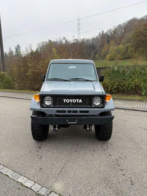 Toyota Land Cruiser 400 Hdt Long 4.2D