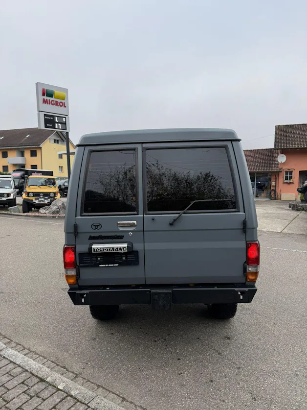 Toyota Land Cruiser 400 Hdt Long 4.2D
