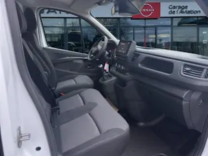 Nissan Primastar130 3.0L1H1Acent