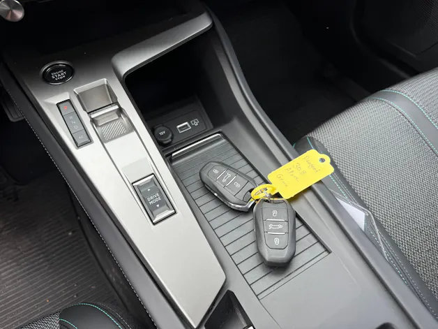 Peugeot 308 1.2 Allure Pack EAT8