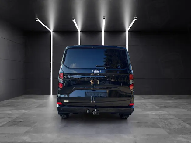 Ford Tourneo Custom 320 L1 2.0 EcoBlue 136 Titanium