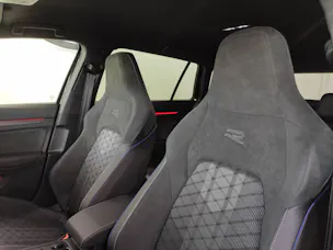 VW Golf VIII Variant 1.5 eTSI R-Line DSG