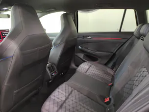 VW Golf VIII Variant 1.5 eTSI R-Line DSG