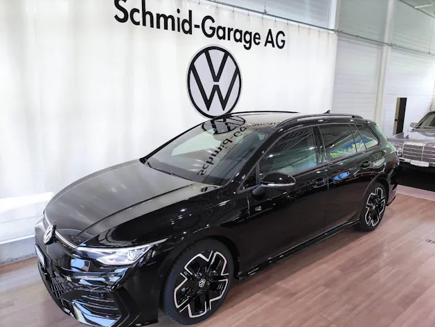 VW Golf VIII Variant 1.5 eTSI R-Line DSG