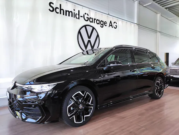 VW Golf VIII Variant 1.5 eTSI R-Line DSG