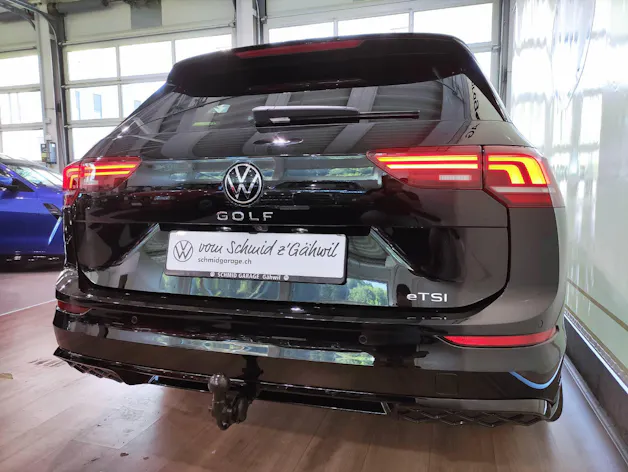 VW Golf VIII Variant 1.5 eTSI R-Line DSG