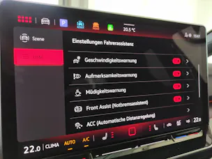 VW Golf VIII Variant 1.5 eTSI R-Line DSG