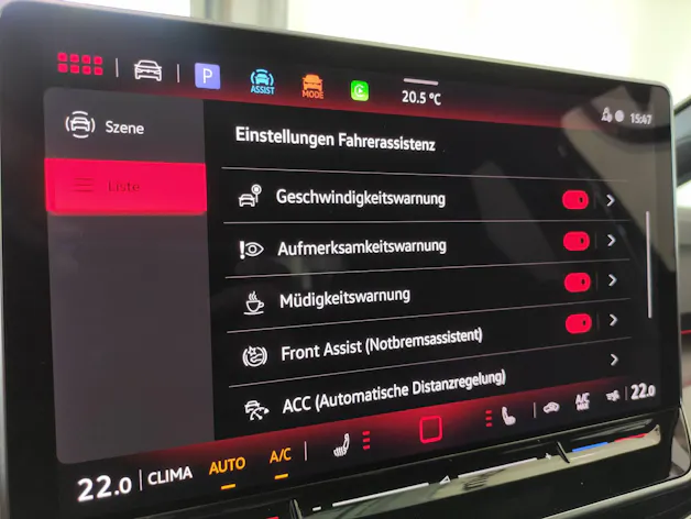 VW Golf VIII Variant 1.5 eTSI R-Line DSG