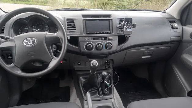 Toyota Hilux 2.5D 4WD Double Cab Luna