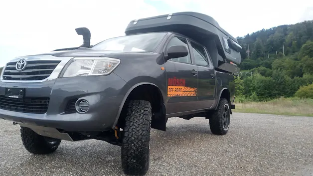 Toyota Hilux 2.5D 4WD Double Cab Luna